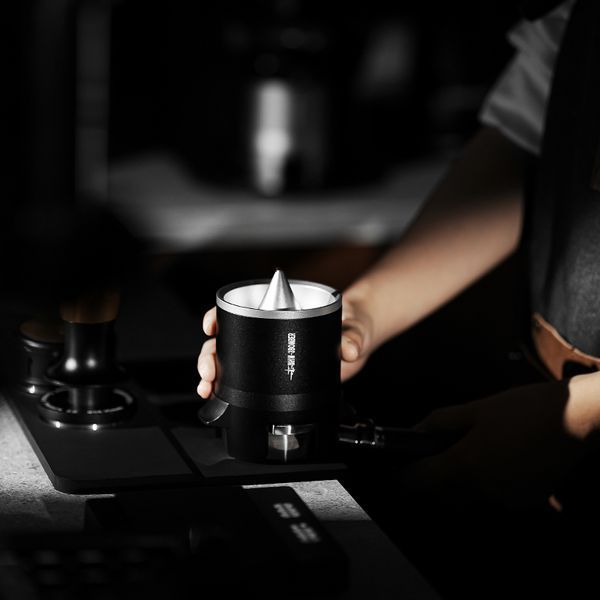 Дозувальна воронка для кави 58 мм MHW-3BOMBER SE Pro Espresso Shaker Funnel Obsidian black (DR5566-OS) 55190716 фото