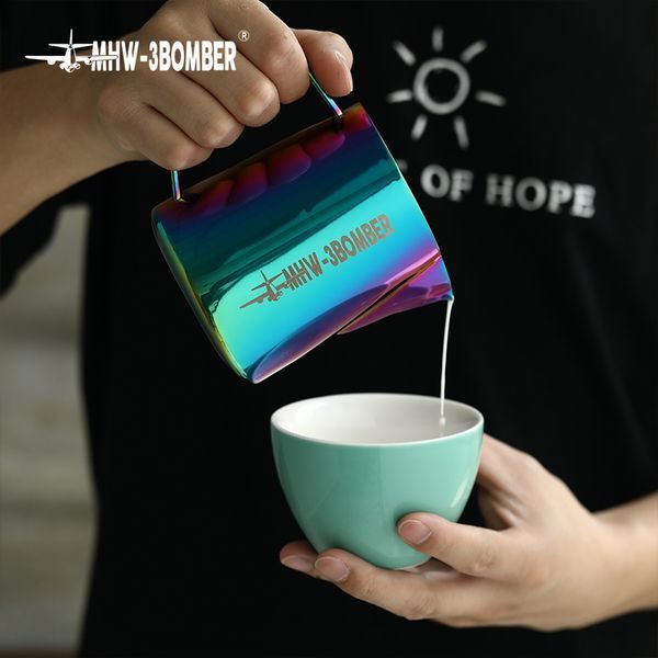Пітчер з ручкою для молока MHW-3BOMBER 5.0 600мл Multicolor (P5912C) df1cc004 фото