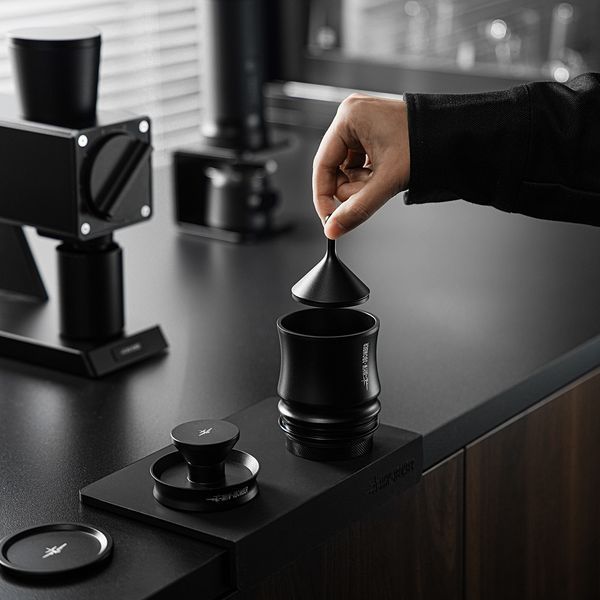 Дозувальна чаша для кави MHW-3BOMBER Flowlight Espresso Shaker Funnel 58мм Чорна (DR6937) 748f73f3 фото